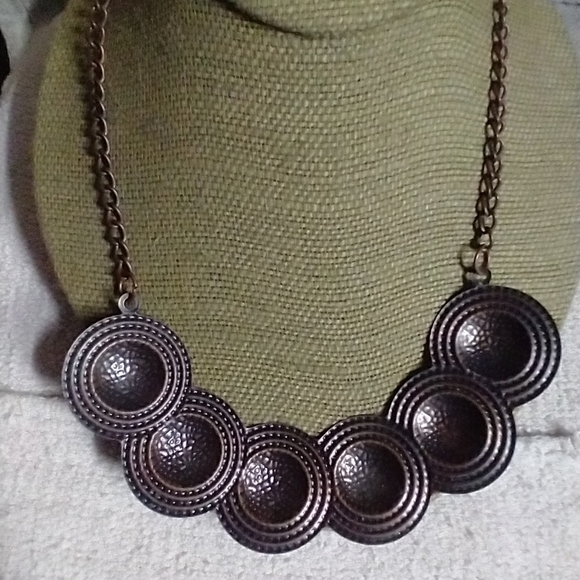 Dark copper color statement runway necklace - Picture 3 of 4